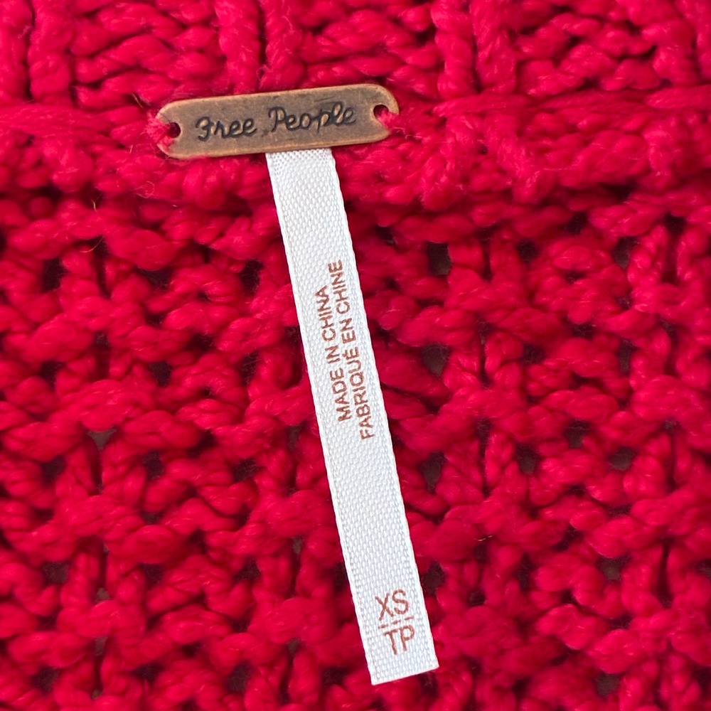 Free People Red Chunky Cable Knit Cropped Sweater Crew Neck XS Long Sleeve - Picture 5 of 7